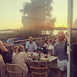 Surfviken Glamping and B&B, hotel u gradu Stenungsund