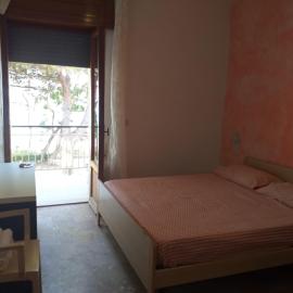 Spacious double room by the sea