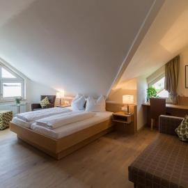 Gästehaus Burgblick, hotel v destinaci Bisingen