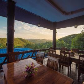 Mountain View House, hotelli kohteessa Sangkhla Buri