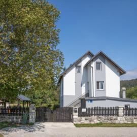 Villa Green Oasis, hotel Fužinében