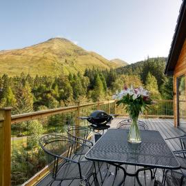 Stunning 5 star lodge with loch and mountain views, khách sạn ở Crianlarich