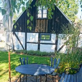 Brösarp Källagården Vindsvåning 2 rum och kök, hótel í Brösarp