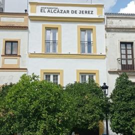 Apartamentos El Alcazar de Jerez, hotel in Jerez de la Frontera