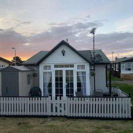 Chalet 81 South Shore Bridlington 2x Bedroom Detached Chalet Sleeps 4, hotel Bessingbyben