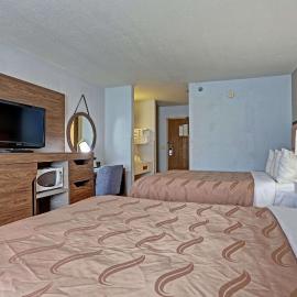 Quality Inn Pierre-Fort Pierre，皮埃爾的飯店