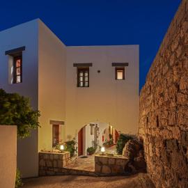 Iliolousto Studios, Hotel in Skala