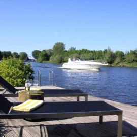 Riverside holiday home near Amsterdam, hotel in Nigtevecht
