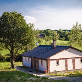 Folwark, Hotel in Wierzchowiska