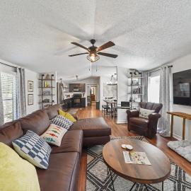 Lake Conroe 3BR Home w Boat Ramp Access, Kings, BBQ, Sleeps 8, hotel di Willis