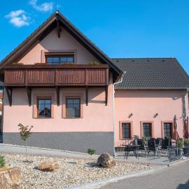 Penzion Villa Alena, hotel in Velké Bílovice