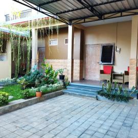 Lidah Lokal Guest House Singaraja, hotel in Singaraja
