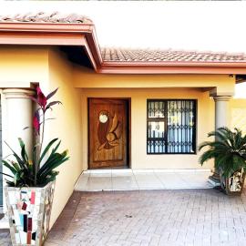 Hush Guest House, hotel in Northam