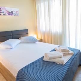 Kate's Modern 2 BR Apartment in Perea