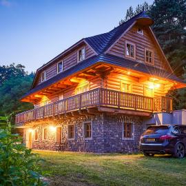Lubka Lodge, hotel i Lučatín