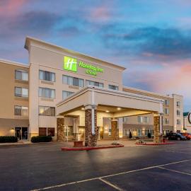 Holiday Inn & Suites Wausau-Rothschild by IHG, hotel u gradu Rothschild