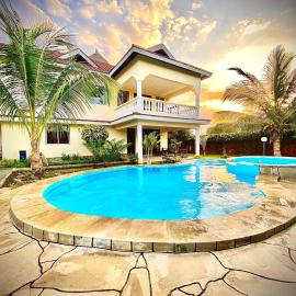 MASKANI Villa, hotelli kohteessa Galu