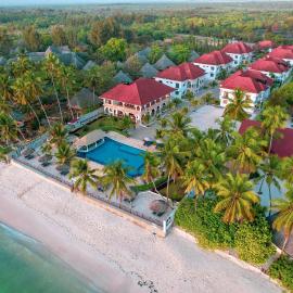 Sunny Palms Beach Bungalows, hotell i Uroa