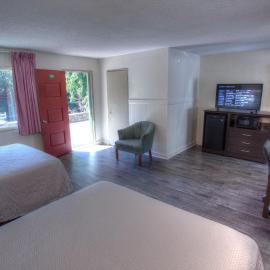 Hofbrau Riverfront Hotel, hotel en Helen