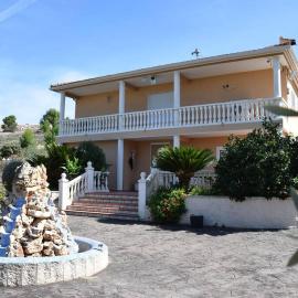 Casa Rural " La Bruja "