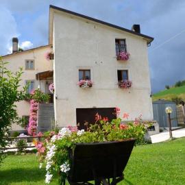 Agriturismo Fonte Lupini, hotel u gradu 'Pescocostanzo'