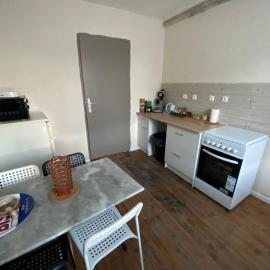 Appart au 1 etage, hotel v destinácii Saint-Rémy-sur-Durolle