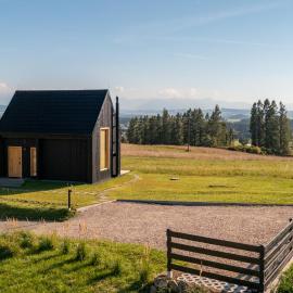 PrzyStań nad Listepką domek nowoczesna stodoła z widokiem na Tatry, Gorce i Pieniny