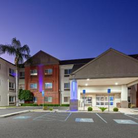 Holiday Inn Express & Suites - Tulare by IHG, hotell sihtkohas Tulare