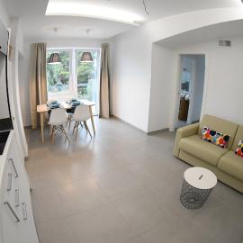 Golden Beach Residence, hotel u gradu Fređene