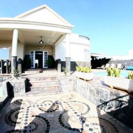 Casa Villa Portuguesa (piscina climatizada), hotel u gradu 'Tahiche'