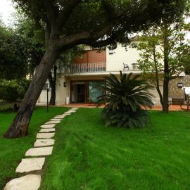 Villa Vanessa, hotelli kohteessa Fregene