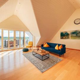 Viesnīca Rheinloft 3 - Große Giebelwohnung mit Dachterrassen an der Rheinpromenade pilsētā Emmeriha