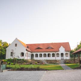 Vitorlás Vendégház, Hotel in Révfülöp