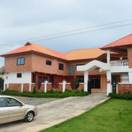 Odo So Royal Hotel, hotel em Oko Sombo
