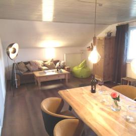 Ferienwohnung Das Inge die Oberne in Bernau, hotel in Bernau am Chiemsee
