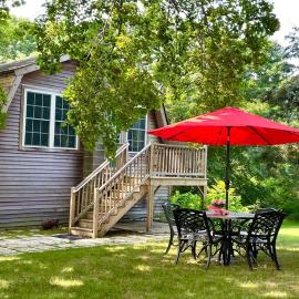 Newly Renovated Carriage House Near Town & Beaches – hotel w mieście Madison