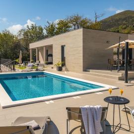 Villa Castanea, Hotel in Opatija