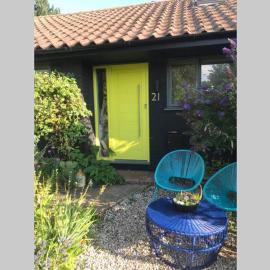 The Yellow Door Whitstable - Peaceful retreat close to beach، فندق في وايتستابل