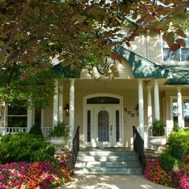 The Sanford House Inn & Spa โรงแรมในอาร์ลิงตัน