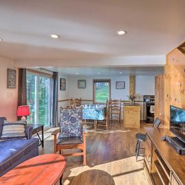 'Aunt Al's Place' Home on Canandaigua Lake w/ Deck, viešbutis mieste Rushville