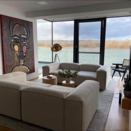 Modernes Apartment mit wunderschönem Rheinblick