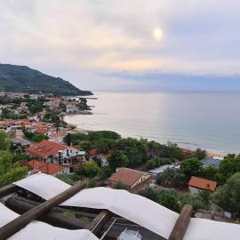 Wild Cilento Appartamenti con vista mare terrazza privata e parcheggio gratuito a Santa Maria di Castellabate
