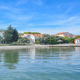 House Cvit, hotel in Dobropoljana