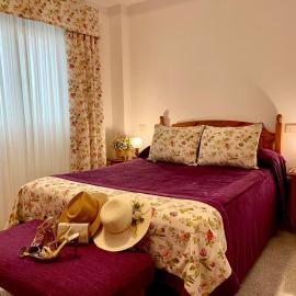 EmyCanarias Holiday Homes Vecindario – hotel w mieście Vecindario