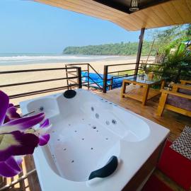 Agonda Serenity Beach Villa: Agonda şehrinde bir otel