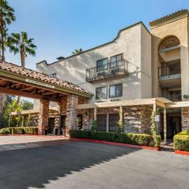 Comfort Inn & Suites Orange County John Wayne Airport, hotell sihtkohas Santa Ana
