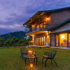 StayVista at Horizon 4BHK with Breakfast & Valley view