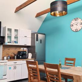 W20 Hostel, viešbutis mieste Golędzinów