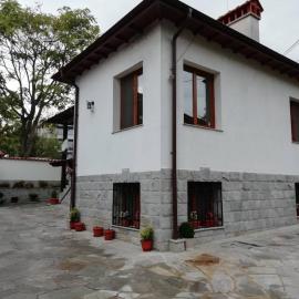 Къща в центъра на Стрелча, джакузи с минерална вода, hotel en Strelcha