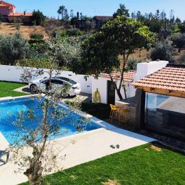 Pomar das Oliveiras - Private Swimming pool - Free EV Chrg - Pet Friendly, Hotel in Carvalhal Cimeiro